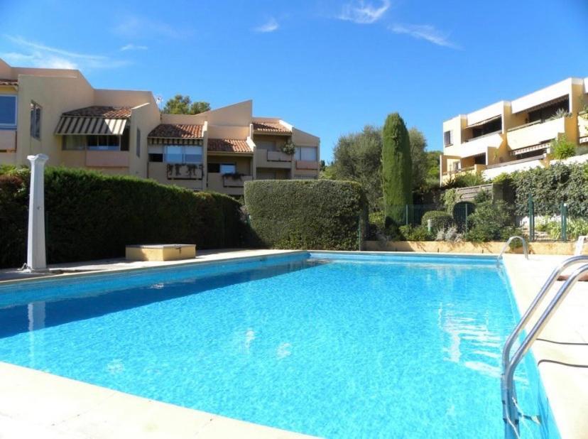 Studio Avec Piscines A 500M De La Plage Apartment Bandol Exterior photo