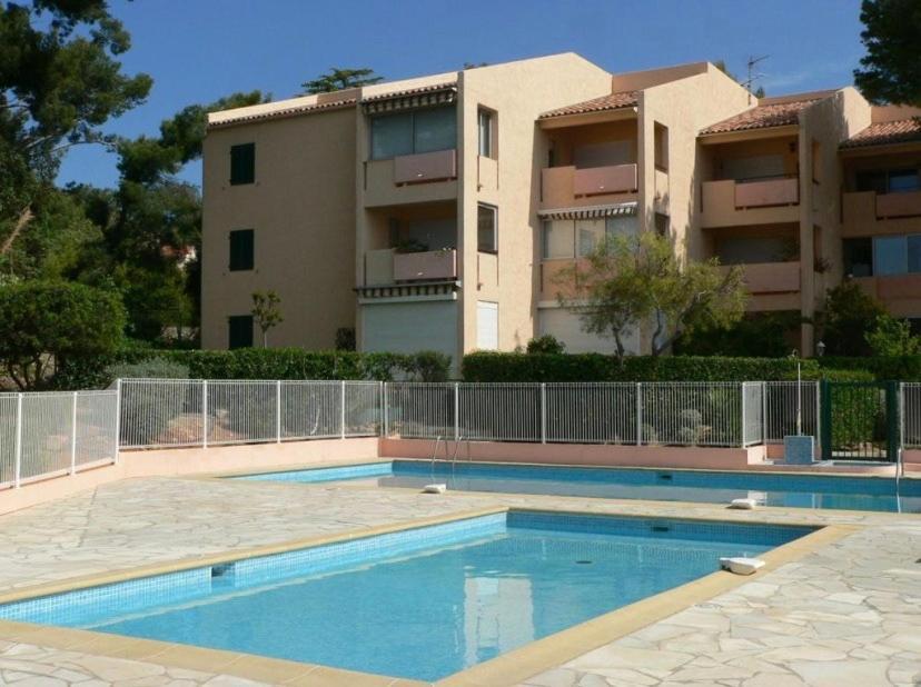 Studio Avec Piscines A 500M De La Plage Apartment Bandol Exterior photo